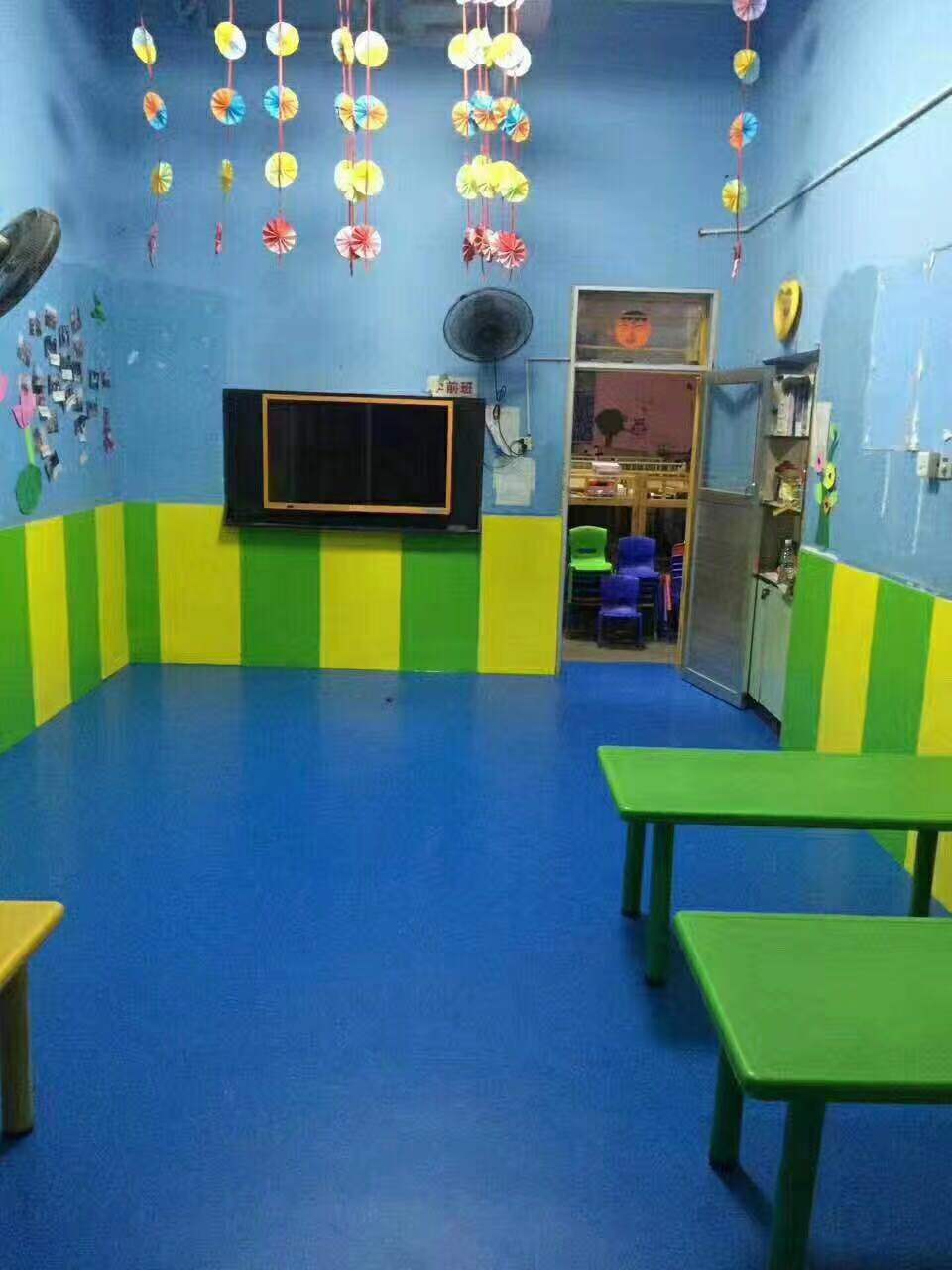幼儿地胶