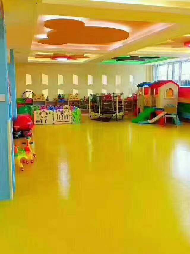 幼儿地胶
